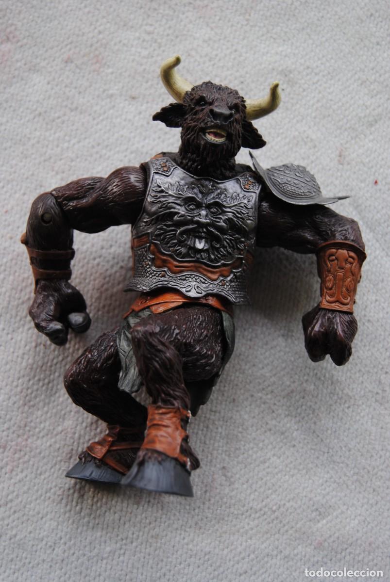 Figuras de acci&oacute;n: figura masters. toro armado con movimiento - Foto 1