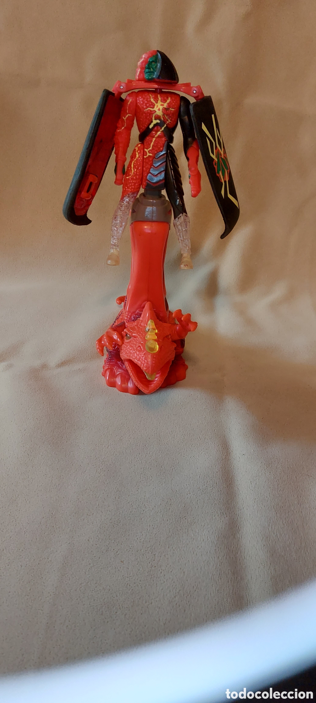 Figuras de acci&oacute;n: Figura de Drag&oacute;n flyz el poder de volar - Foto 1