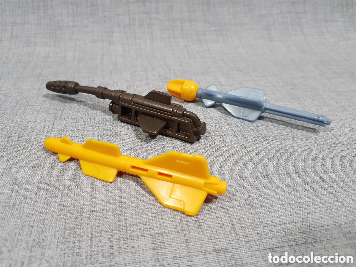Figuras de acci&oacute;n: LOTE DE PISTOLA NAVE MX25 JET ATTACK Y MISILES A REACCI&Oacute;N MAX STEEL. 1998. MATTEL