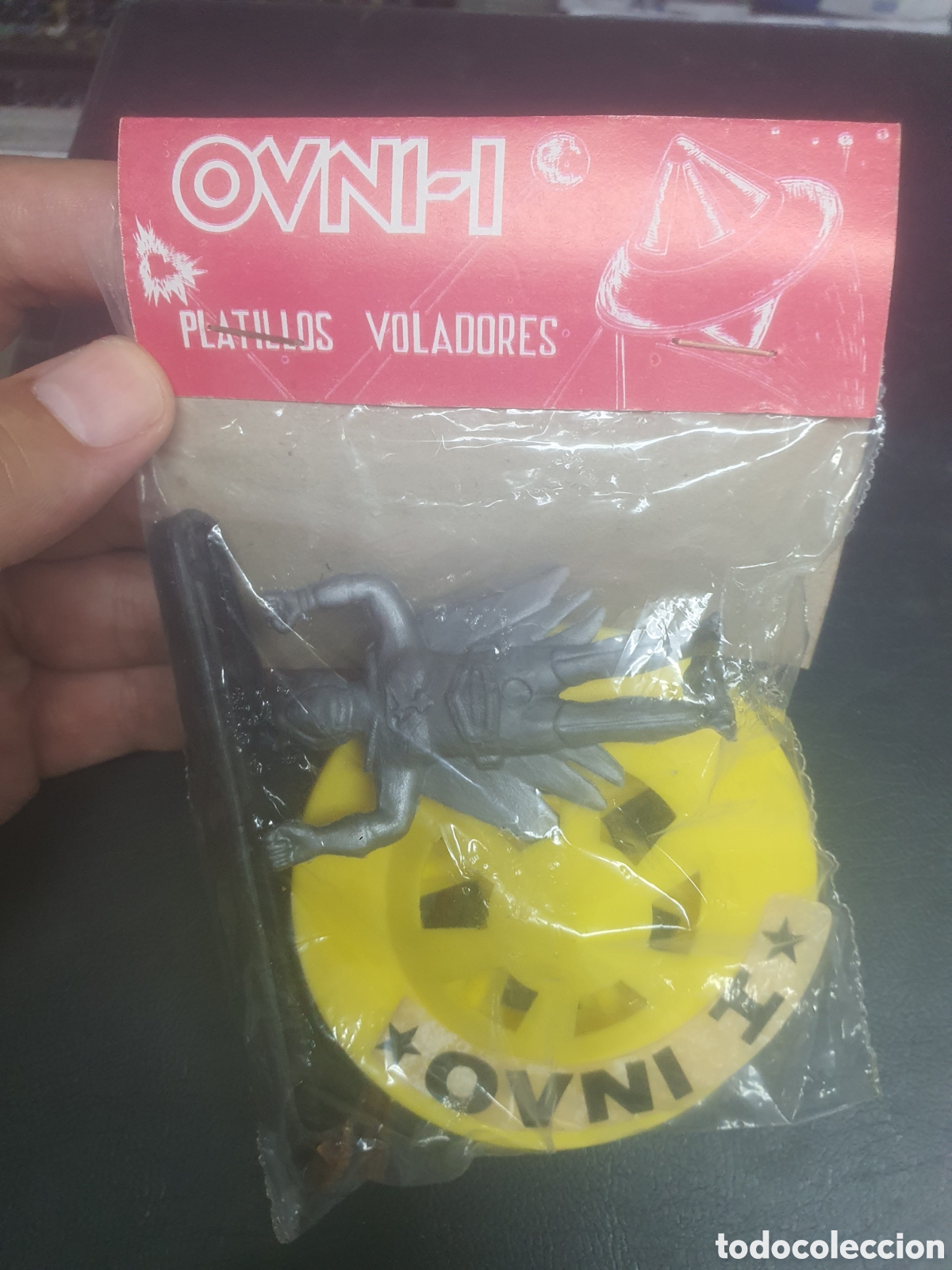 Figuras de acci&oacute;n: bolsita ovni y mu&ntilde;eco de comando g - Foto 1