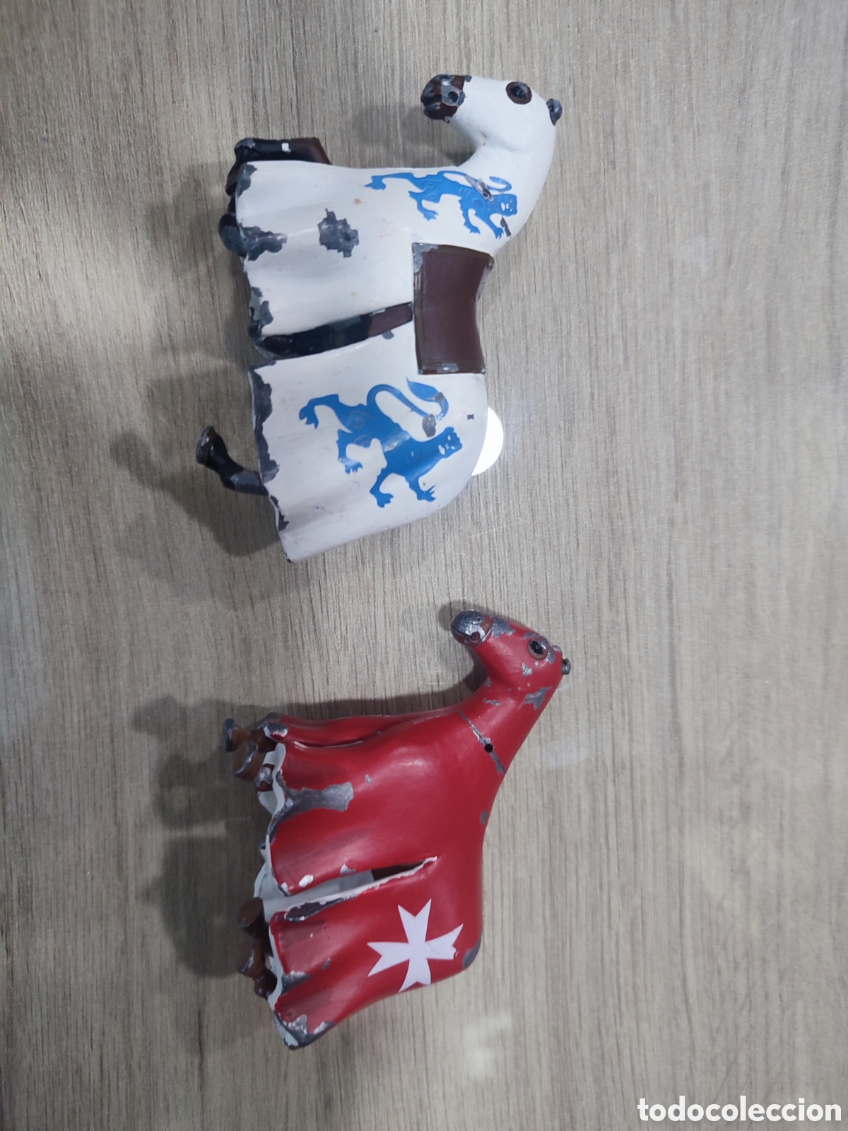 Figuras de acci&oacute;n: Caballos medievales plomo - Foto 1
