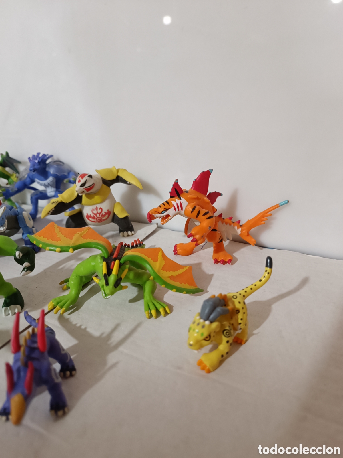 Figuras de acci&oacute;n: Figuras Invizimals pl&aacute;stico - Foto 2