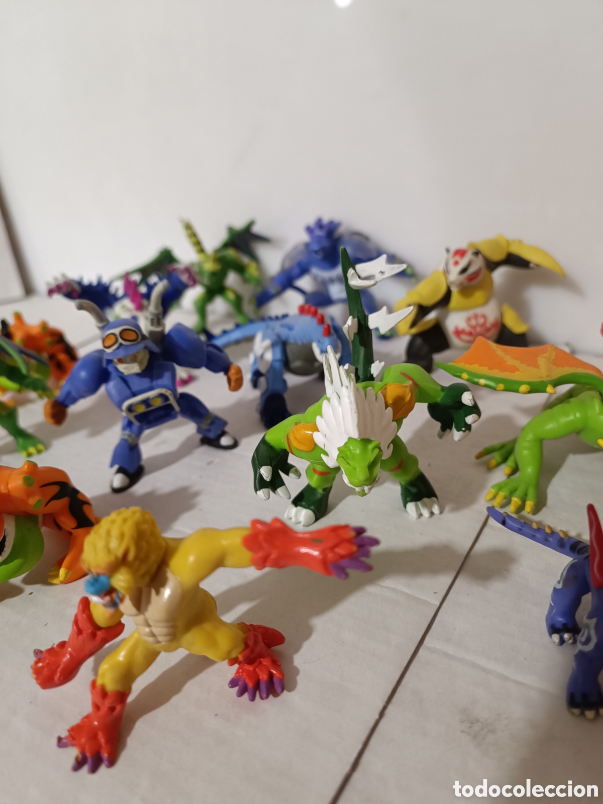 Figuras de acci&oacute;n: Figuras Invizimals pl&aacute;stico - Foto 4