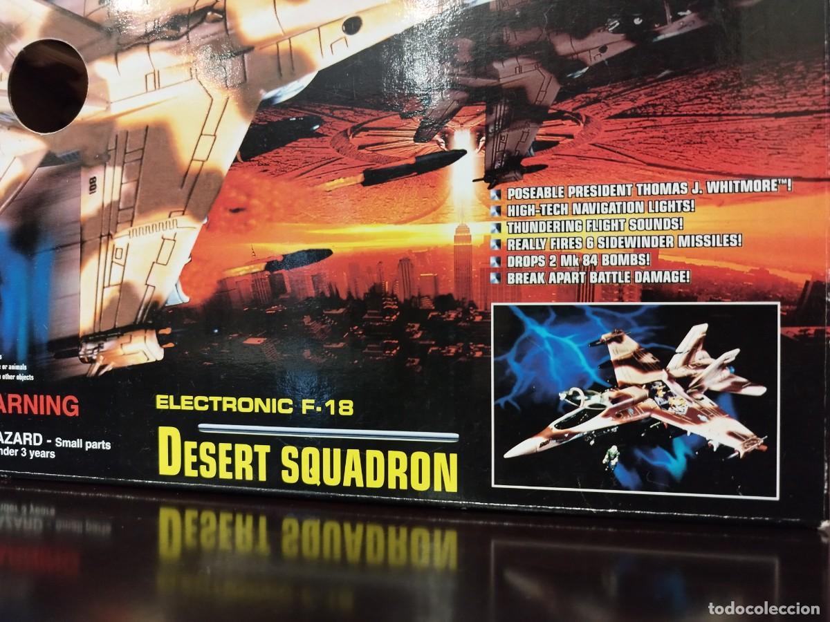Figuras de acci&oacute;n: INDEPENDENCE DAY DESERT SQUADRON ELECTRONIC F18 - Foto 2