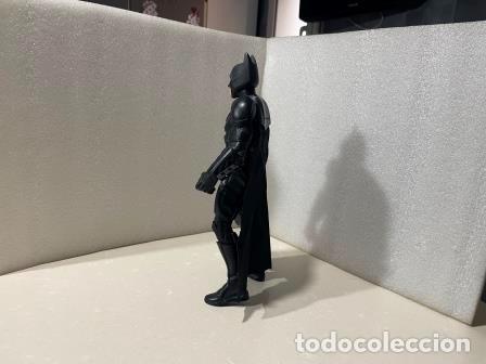 Figuras de acci&oacute;n: MATTEL 2011 DC COMICS - BATMAN - EL CABALLERO OCURO - 26 CM - Foto 2