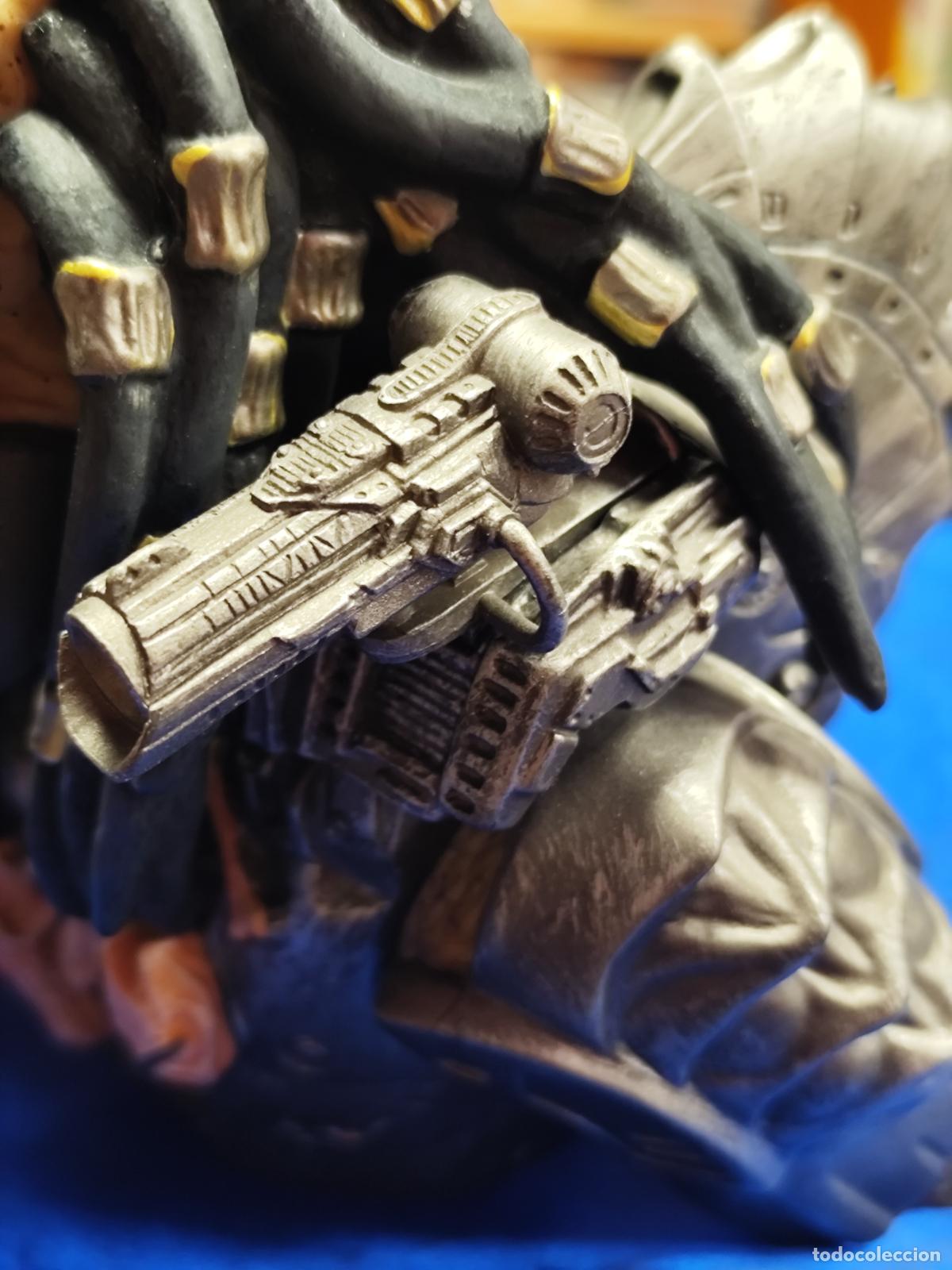 Figuras de acci&oacute;n: Figura Hucha Predator M&aacute;scara - Foto 2