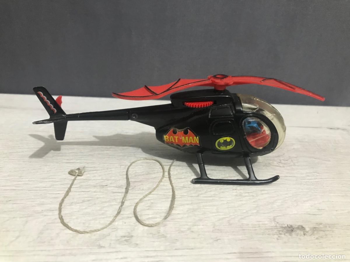 Figuras de acci&oacute;n: Helic&oacute;ptero de Batman - Foto 1