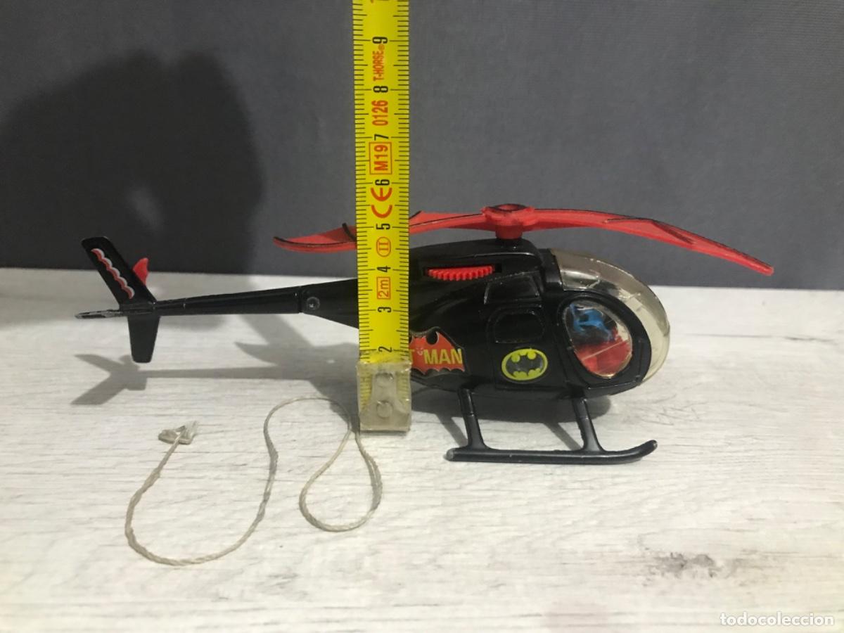 Figuras de acci&oacute;n: Helic&oacute;ptero de Batman - Foto 2