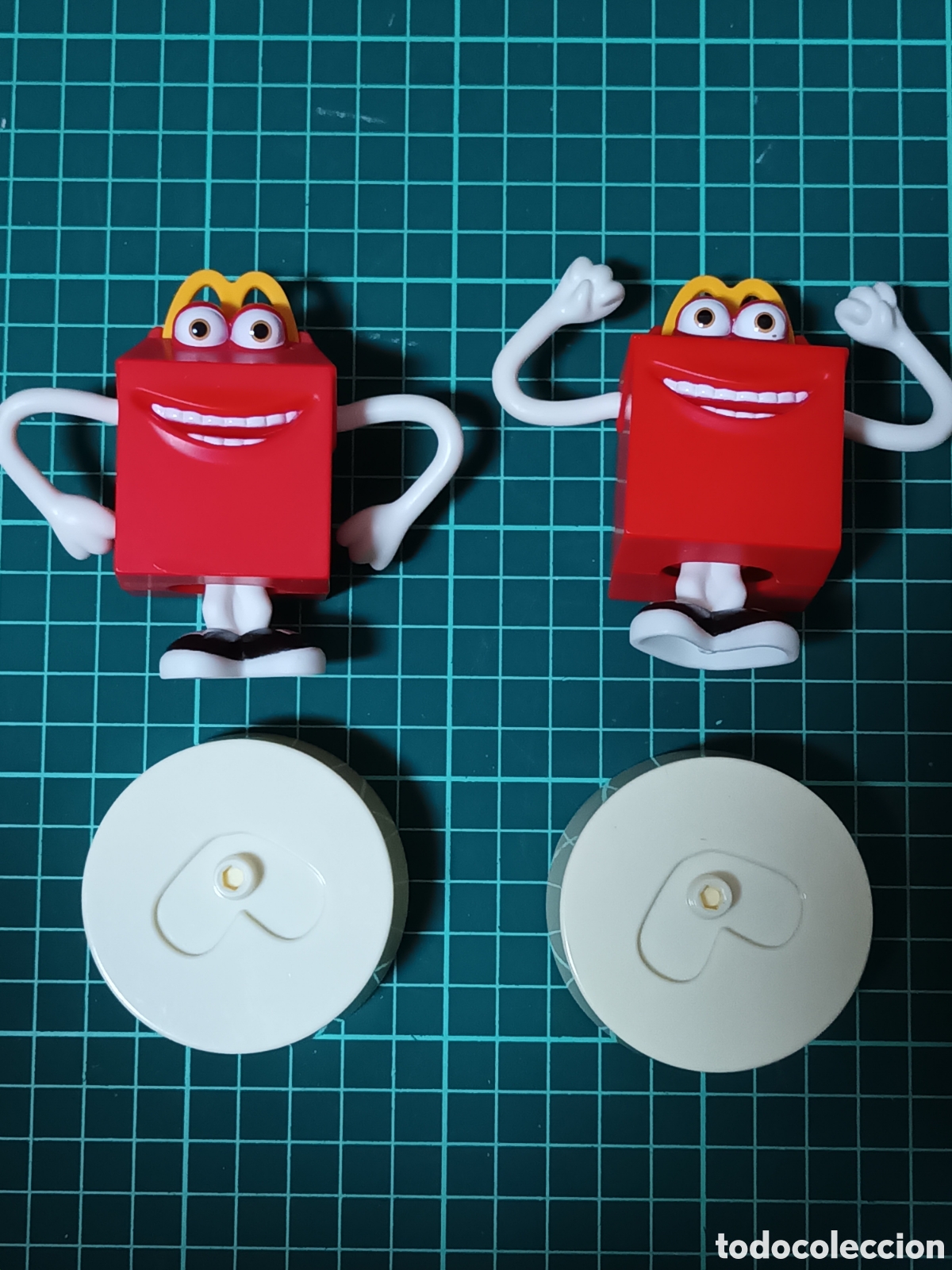 Figuras de acci&oacute;n: Lote 2 mu&ntilde;ecos McDonalds 2011 - Foto 1