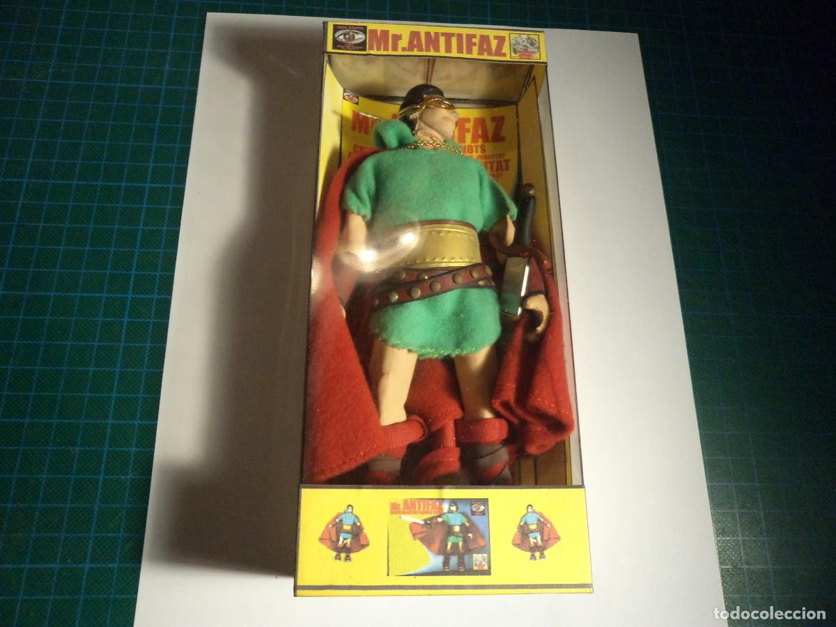 Figuras de acci&oacute;n: Mr. Antifaz. Ninots Urbantoy. - Foto 1