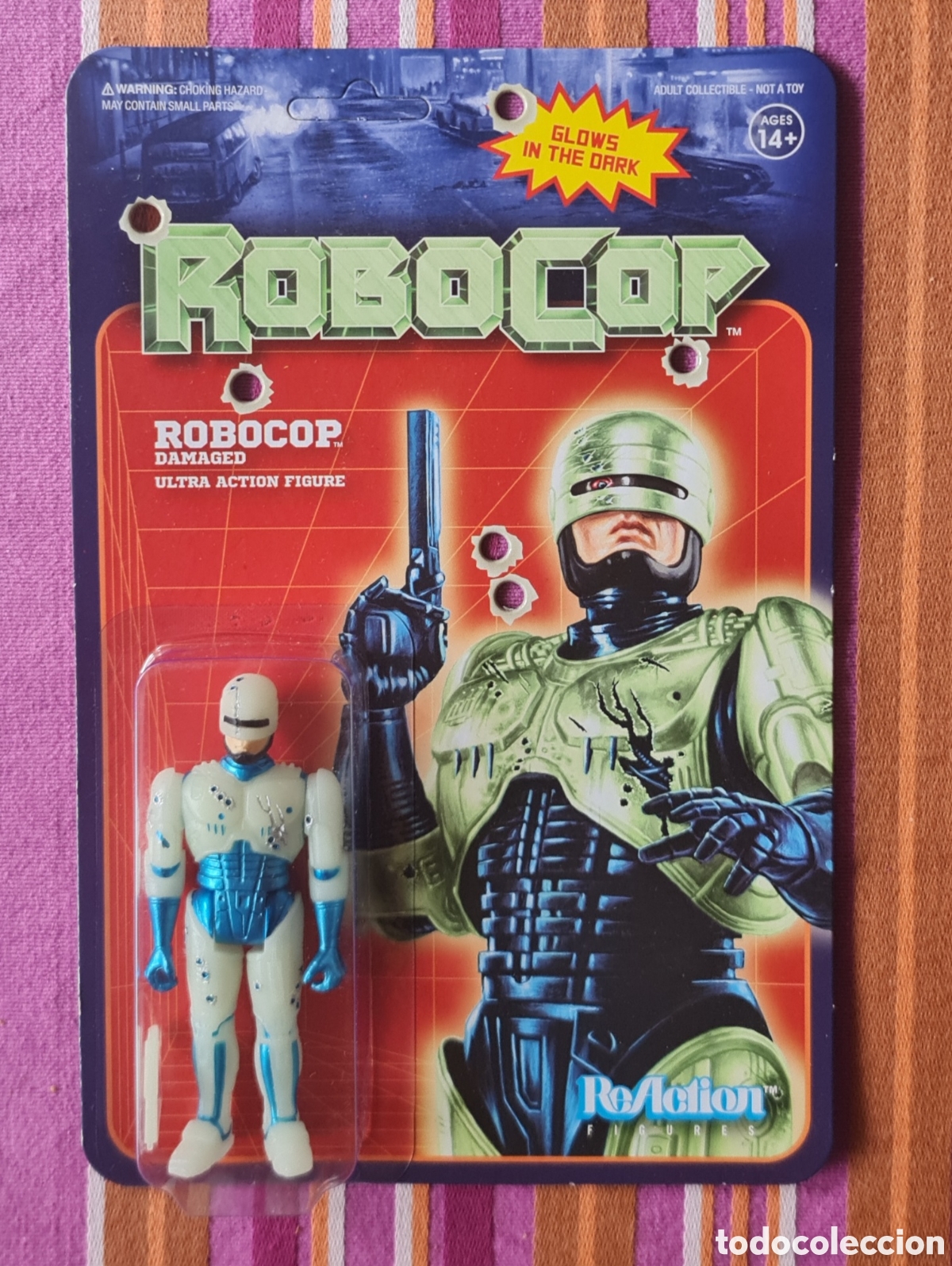 Figuras de acci&oacute;n: Robocop Damaged Glow Reaction Super7 - Foto 1