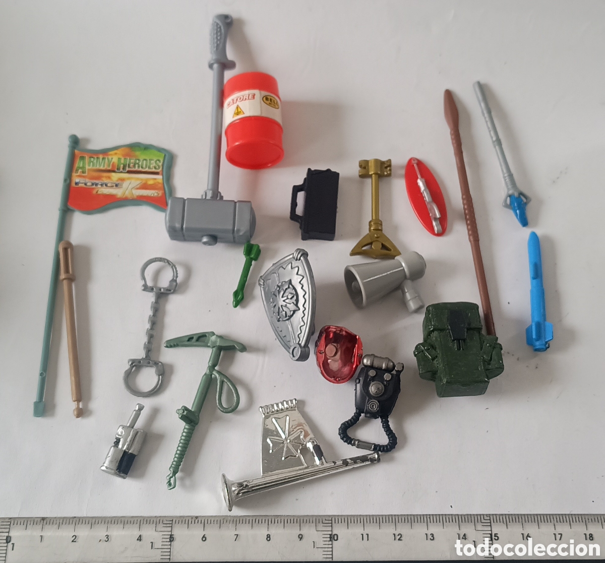 Actionfiguren: Lote accesorios armas chap mei china bandera escudo figura acci&oacute;n mu&ntilde;eco vintage complemento