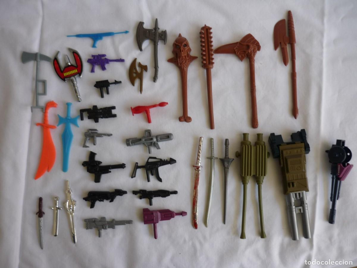 Figuras de acci&oacute;n: Conjunto de armas varias Master Universo, Star Wars, .... - Foto 2
