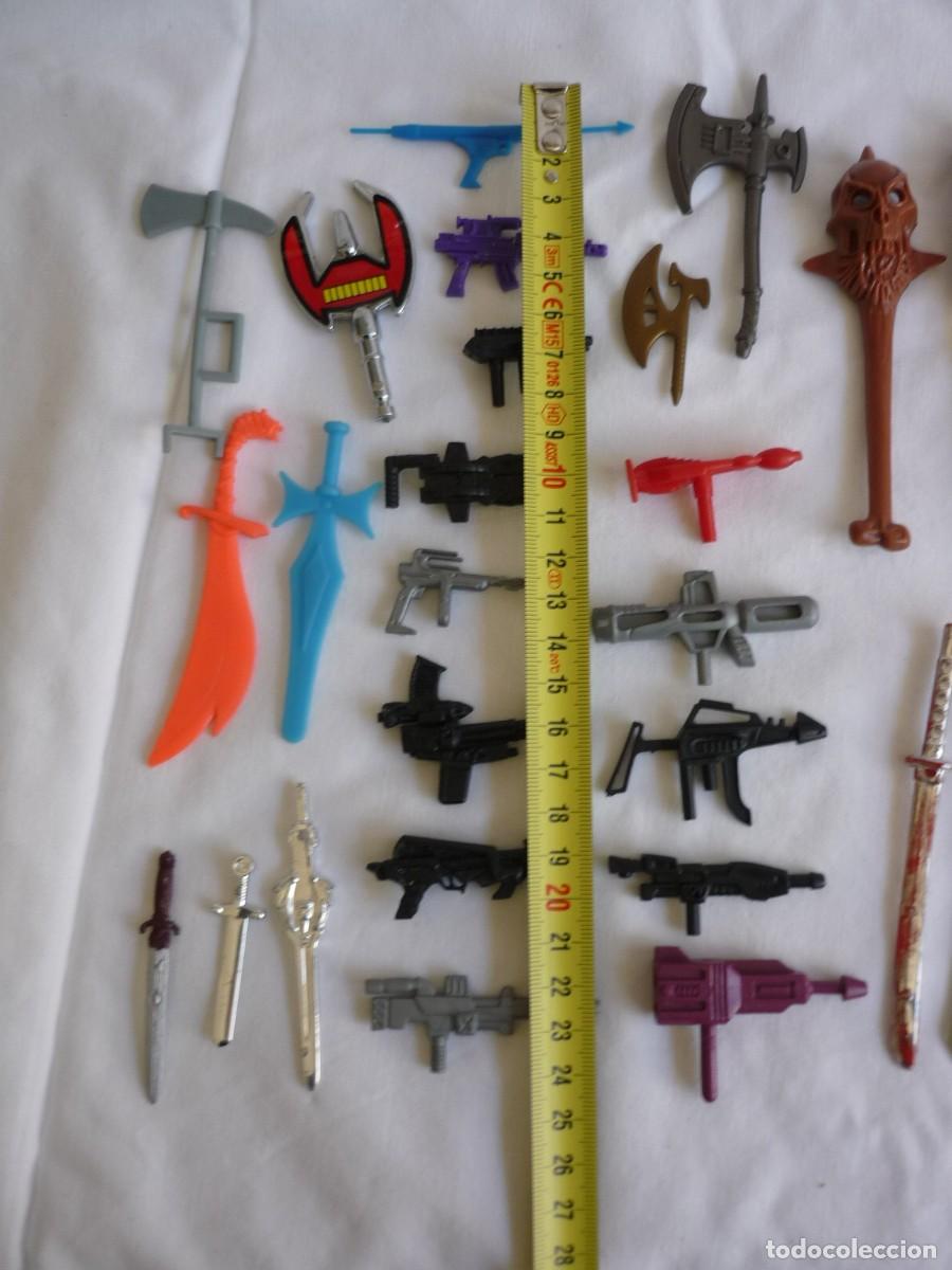 Figuras de acci&oacute;n: Conjunto de armas varias Master Universo, Star Wars, .... - Foto 3