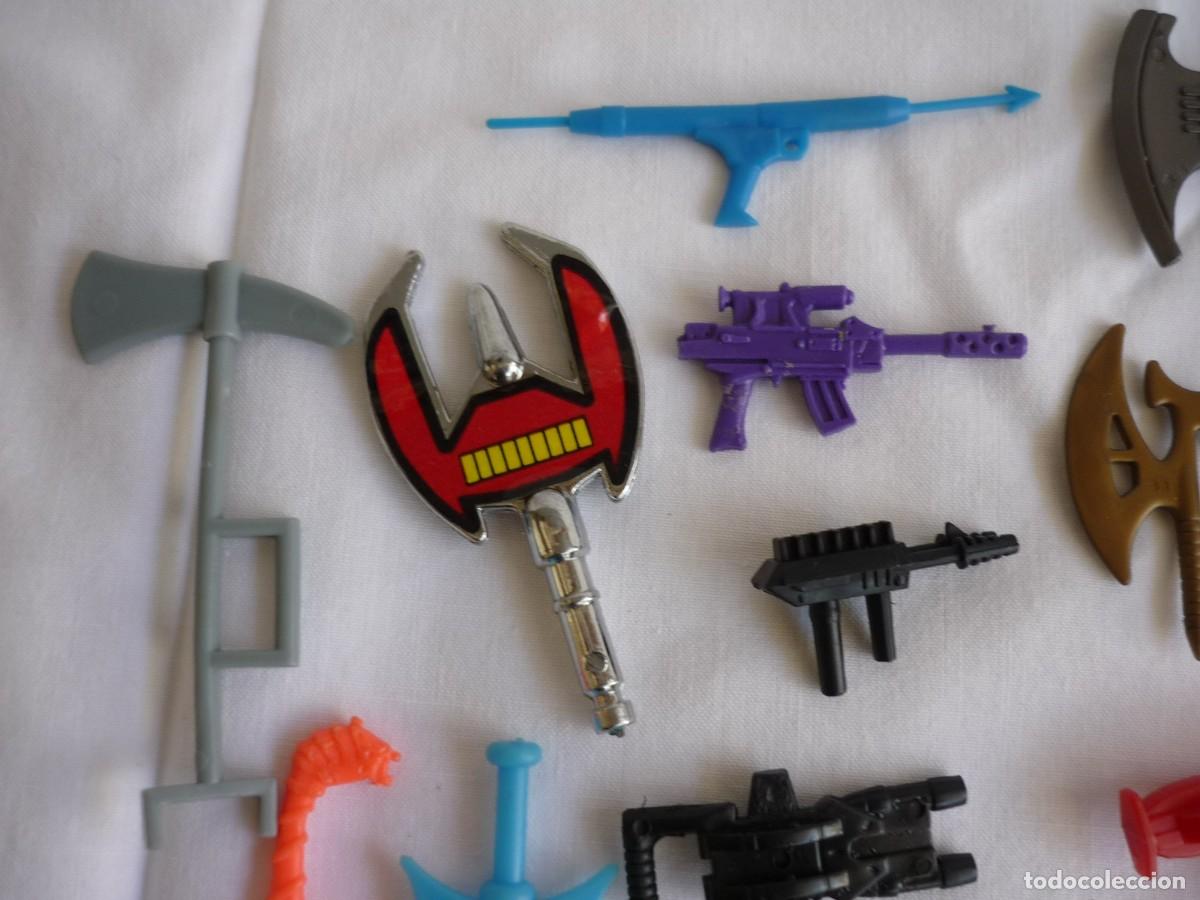 Figuras de acci&oacute;n: Conjunto de armas varias Master Universo, Star Wars, .... - Foto 5