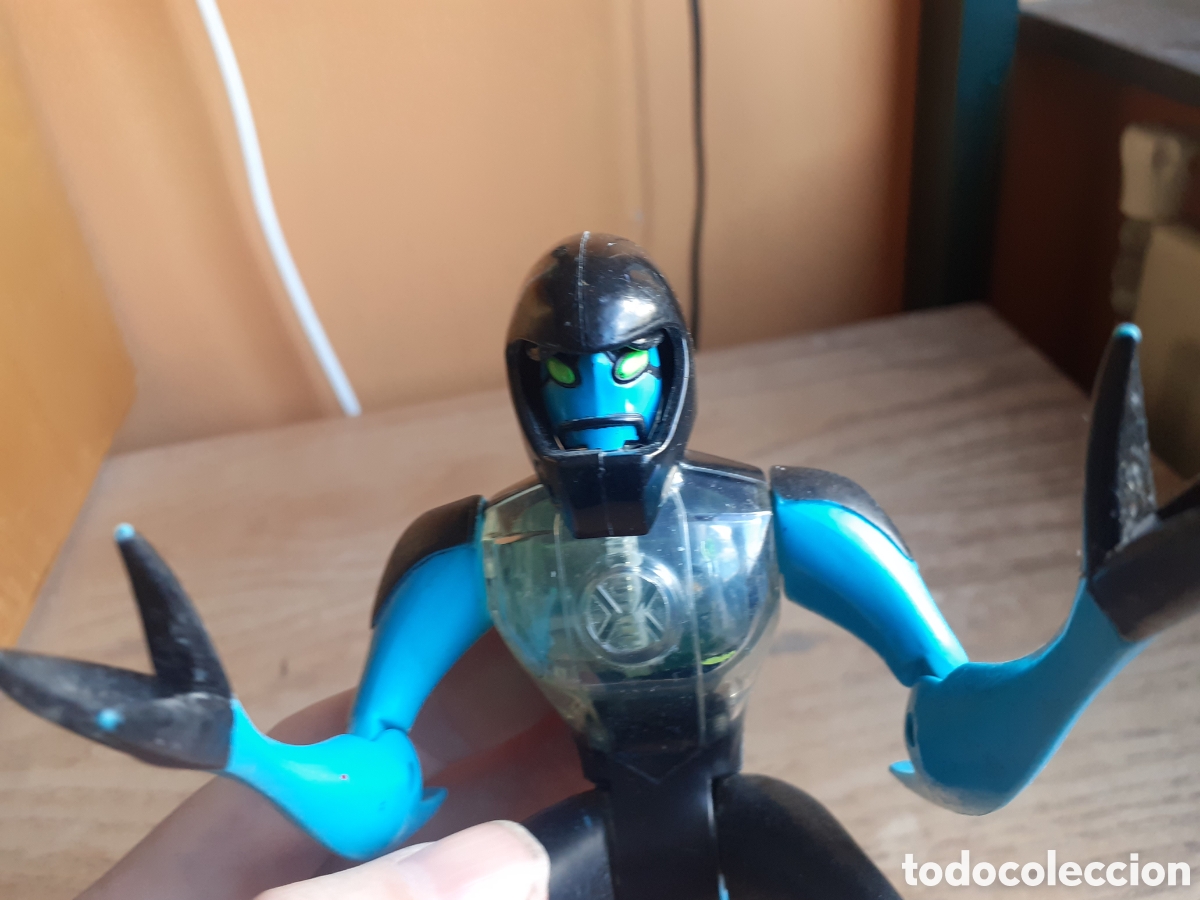 Figuras de acci&oacute;n: Ben 10 dna xlr8 clear chest figure - Foto 2