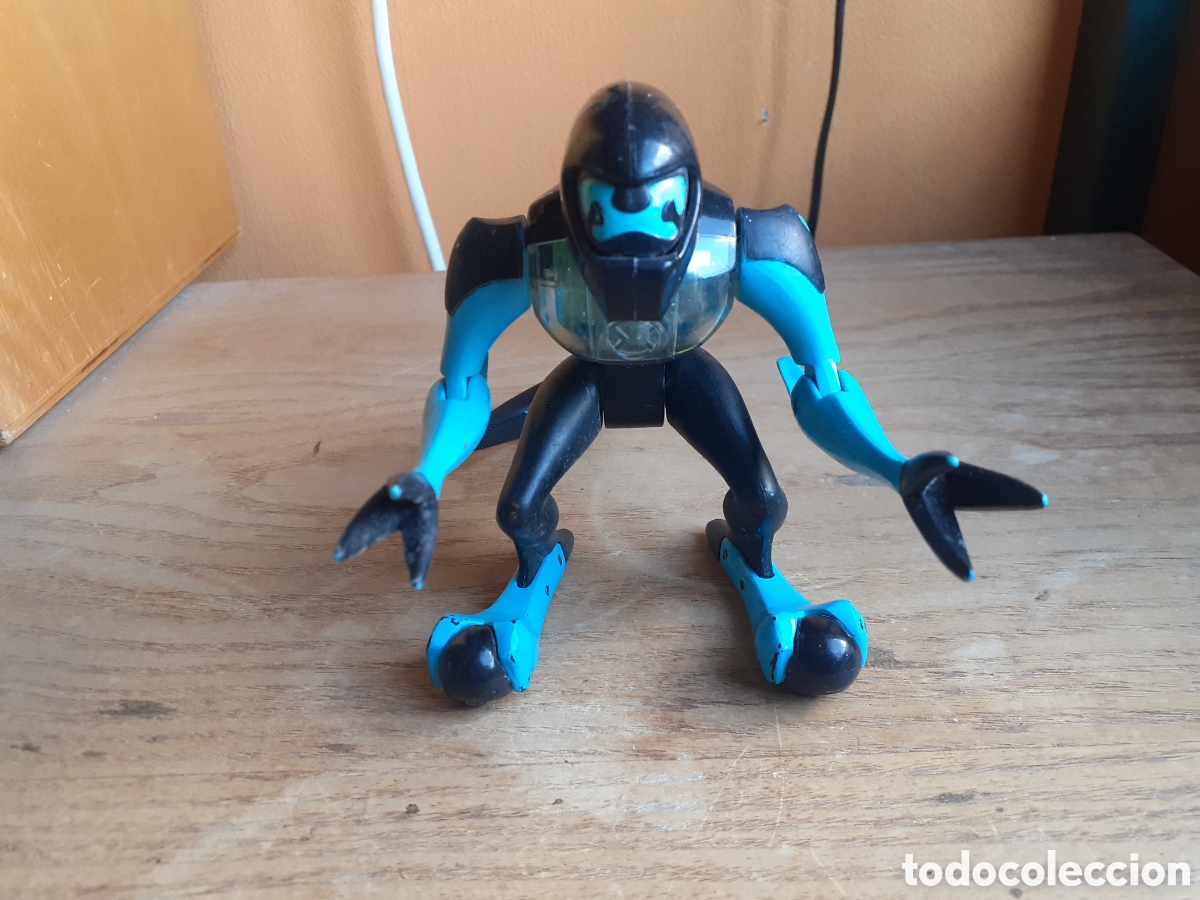 Figuras de acci&oacute;n: Ben 10 dna xlr8 clear chest figure - Foto 1