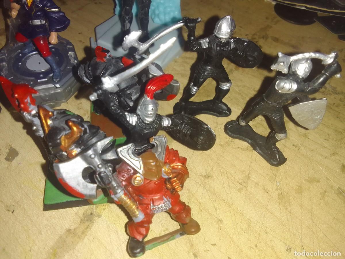 Figuras de acci&oacute;n: lote de 9 figuras de pvc de warhammer, ubisot y marvel - Foto 2