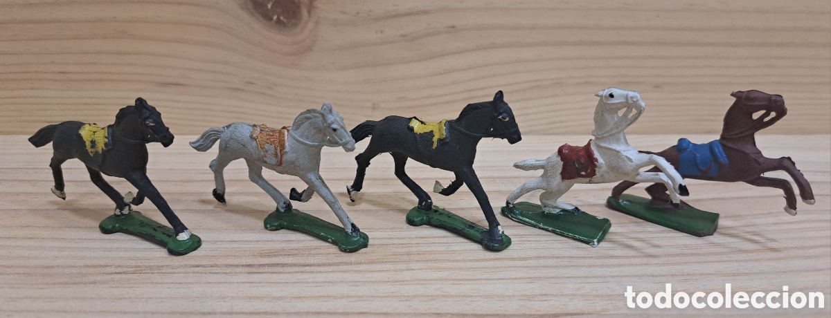 Figuras de acci&oacute;n: Caballos con peana del oeste Capell - Foto 1
