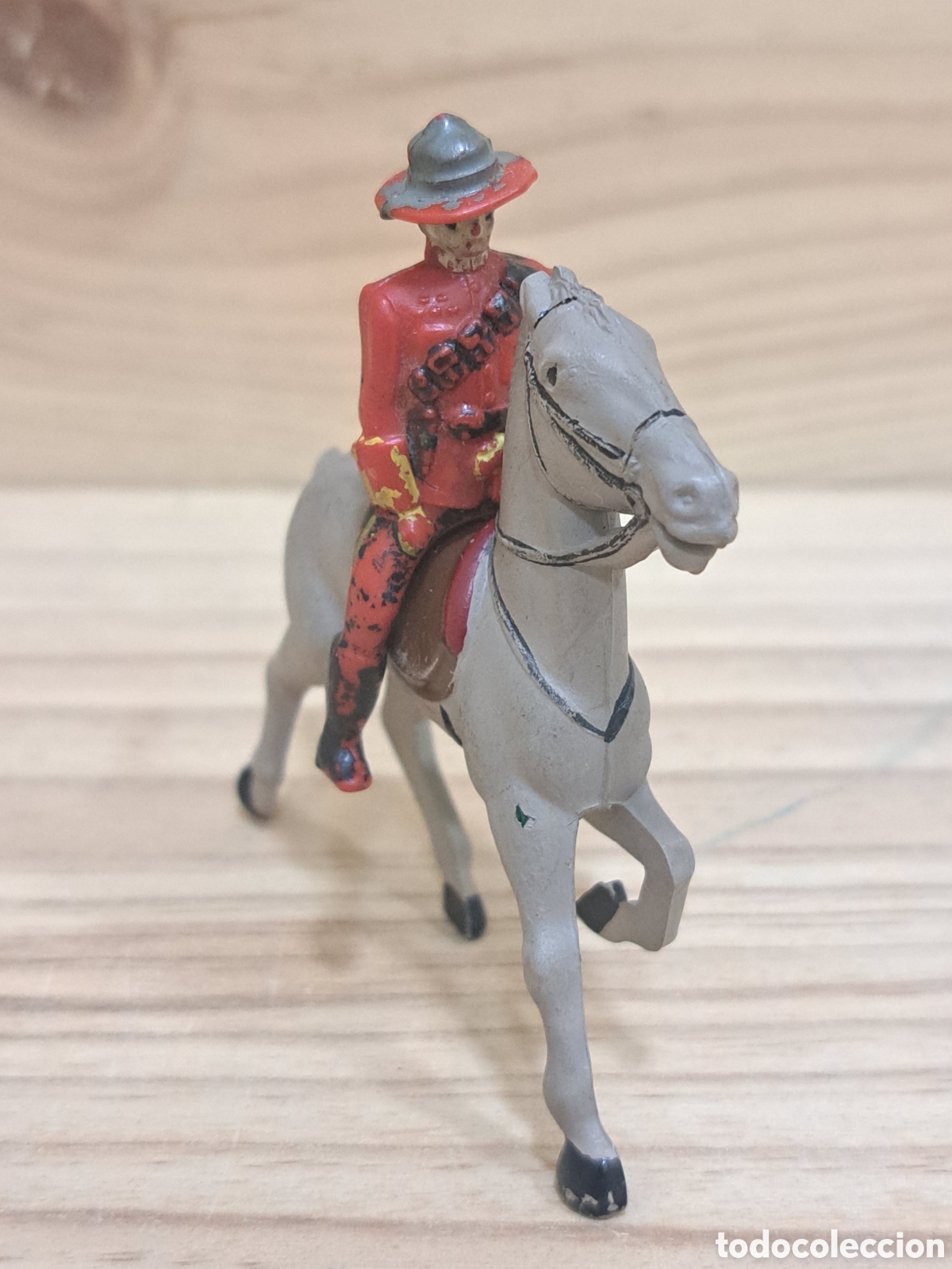 Figuras de acci&oacute;n: Polic&iacute;a montada del Canad&aacute; a caballo - Foto 1