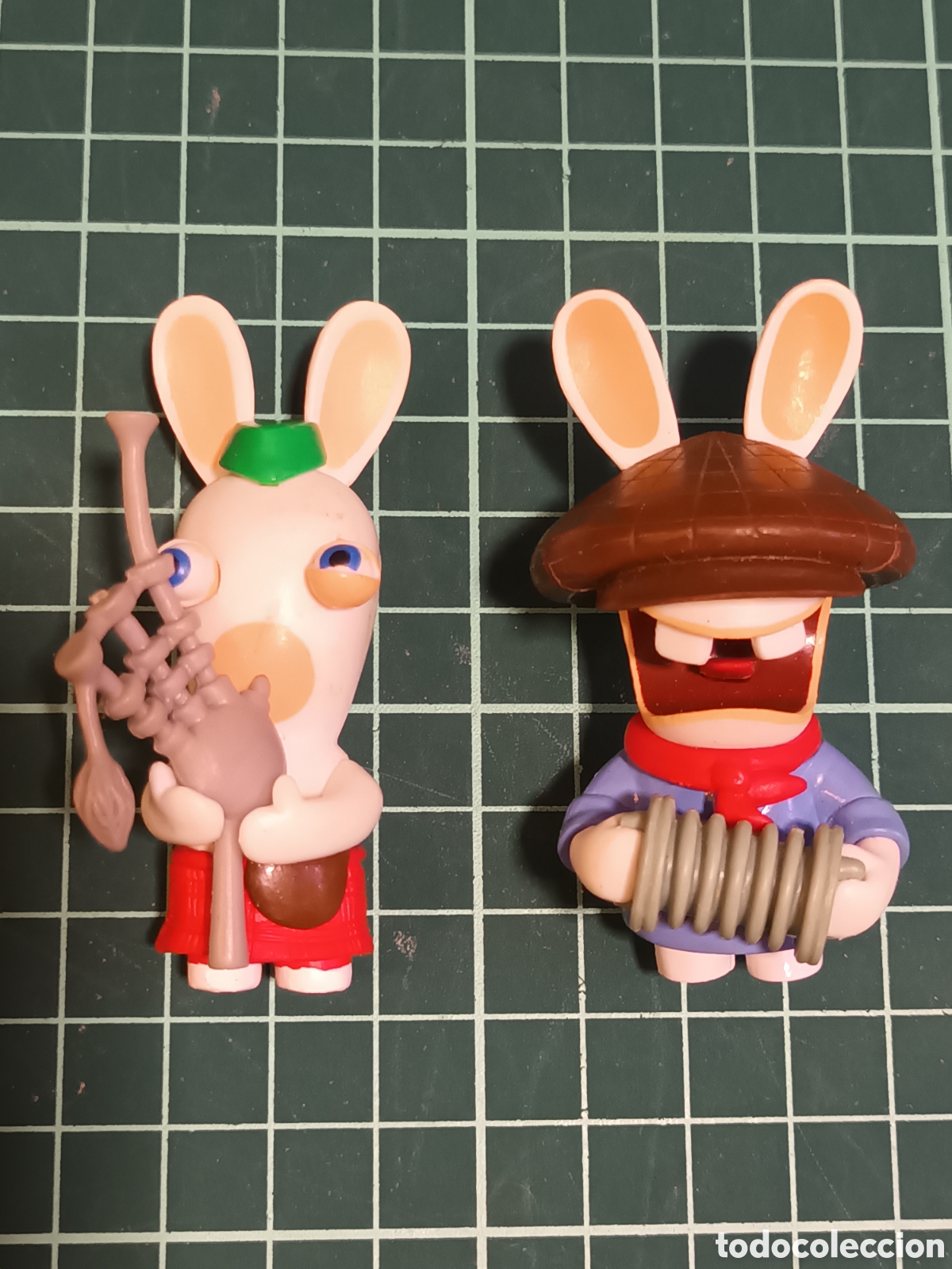 Figuras de acci&oacute;n: Dos conejos ubilartl colecionables - Foto 1