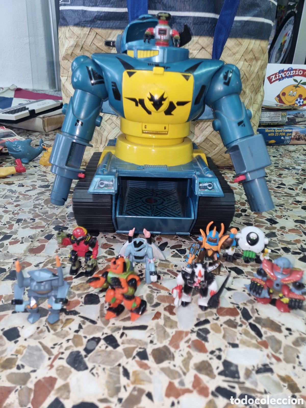 Figuras de acci&oacute;n: Micromachine z bots robot y mu&ntilde;ecos - Foto 1