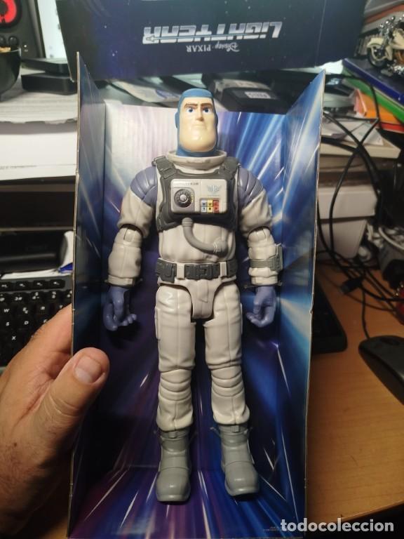 Figuras de acci&oacute;n: Mu&ntilde;eco Buzz Lightyear de Mattel (figura de 28 cm) - Foto 3