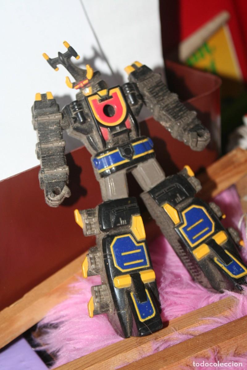 Figuras de acci&oacute;n: mu&ntilde;eco figura transformers bandai - Foto 1