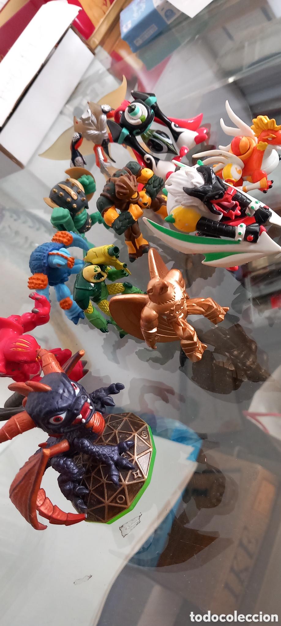 Figuras de acci&oacute;n: Once figuras de Digimon - Foto 1