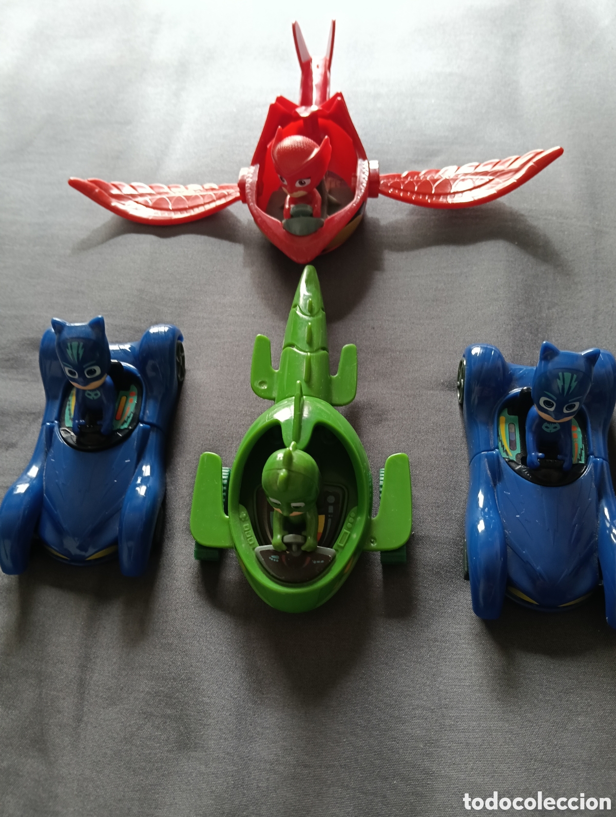 Figuras de acci&oacute;n: Figuras de Huevos Kinder usadas - Foto 1