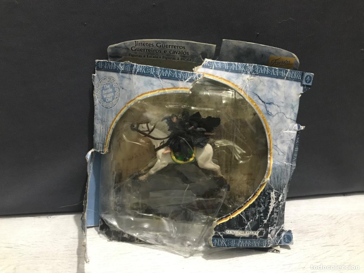 Figuras de acci&oacute;n: Bl&iacute;ster del se&ntilde;or de los anillos Eowy y Merry a caballo - Foto 1