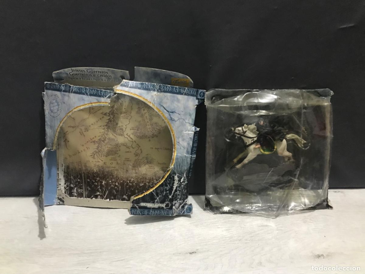 Figuras de acci&oacute;n: Bl&iacute;ster del se&ntilde;or de los anillos Eowy y Merry a caballo - Foto 3