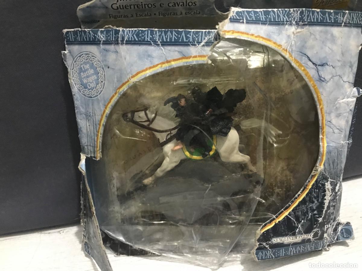 Figuras de acci&oacute;n: Bl&iacute;ster del se&ntilde;or de los anillos Eowy y Merry a caballo - Foto 4