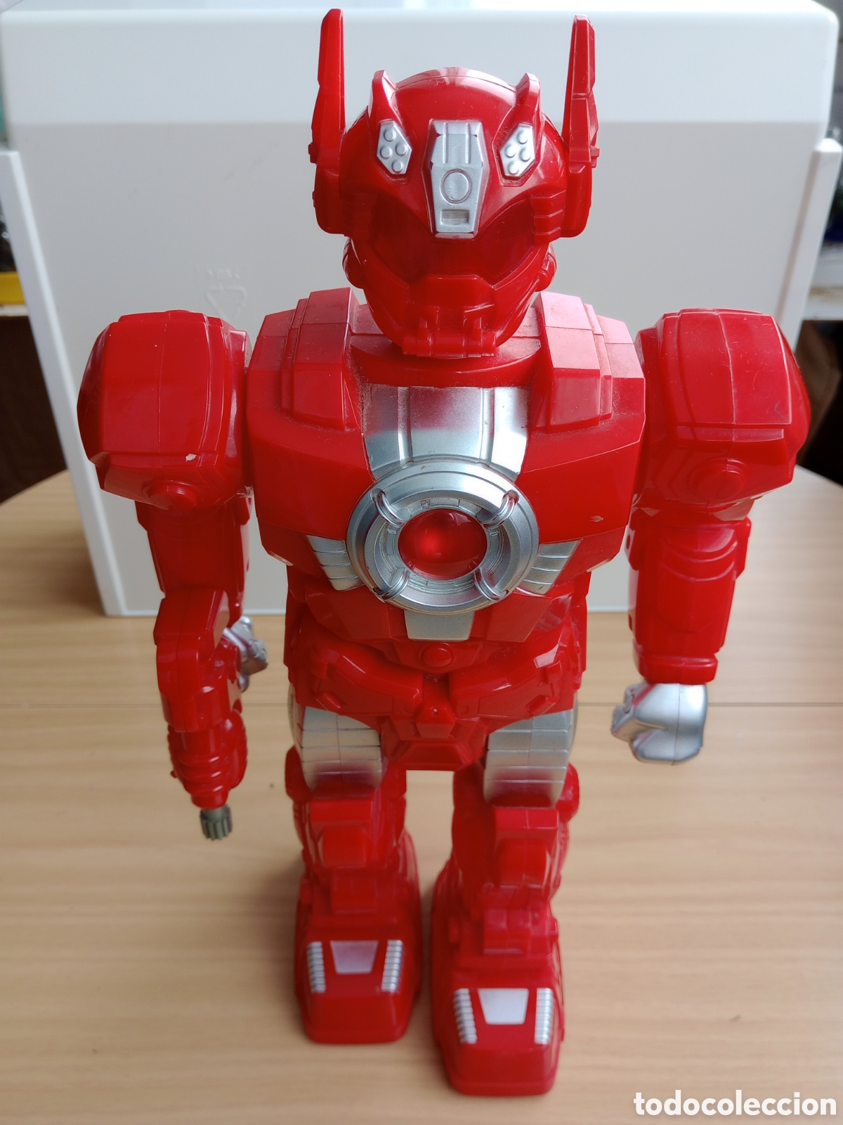 Figuras de acci&oacute;n: Juguete robot rojo de pl&aacute;stico - Foto 1