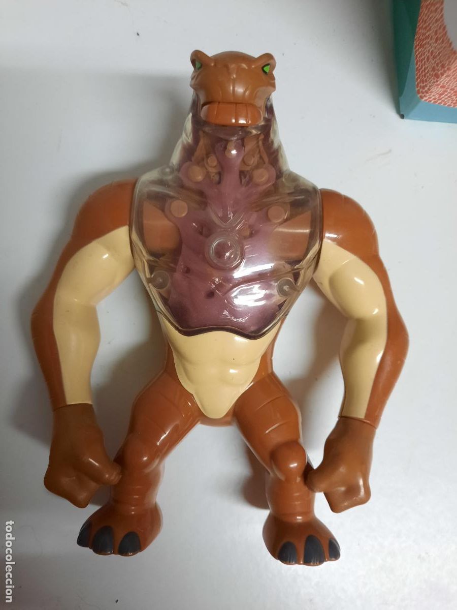 Figuras de acci&oacute;n: BEN 10 HUMUNGOUSAUR - FIGURA M&Oacute;VIL -