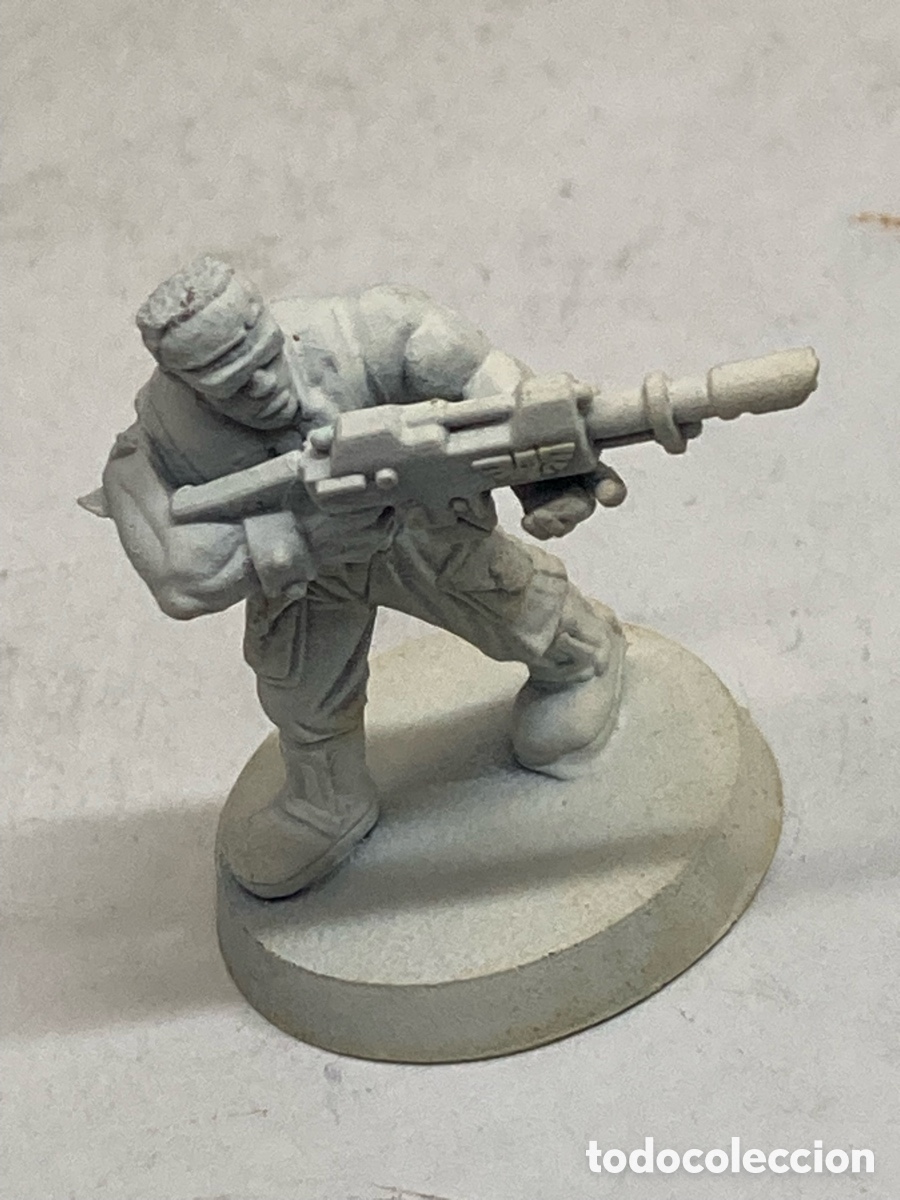 Figuras de acci&oacute;n: Figura Guerrero de la jungla de Catachan con rifle l&aacute;ser, miniatura de pl&aacute;stico de Warhammer 40,000