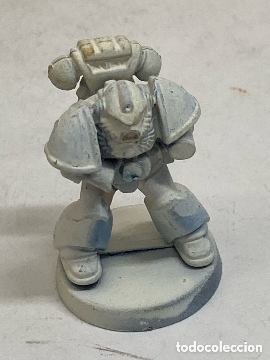 Figuras de acci&oacute;n: Figura miniatura coleccionable de un Space Marine del universo Warhammer 40,000