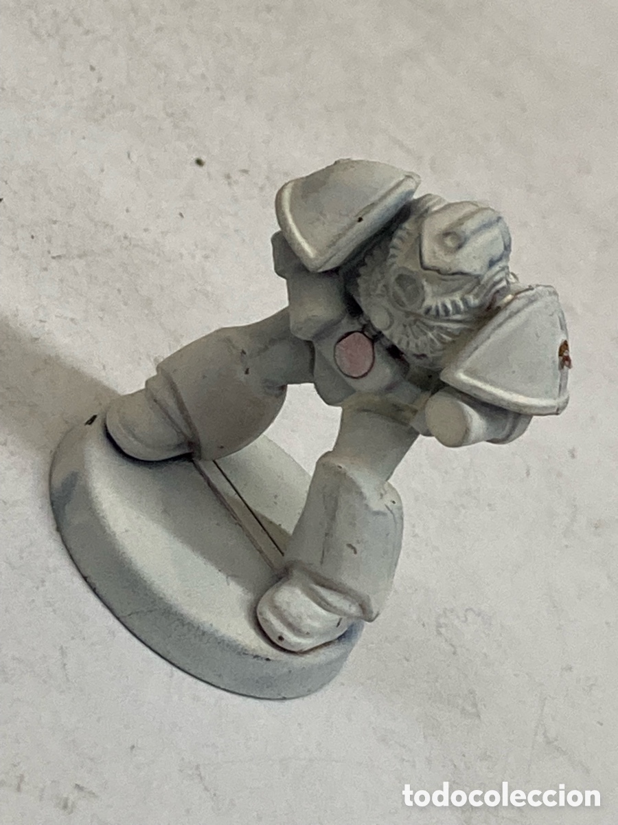Figuras de acci&oacute;n: Figura es un Space Marine de la era Rogue Trader