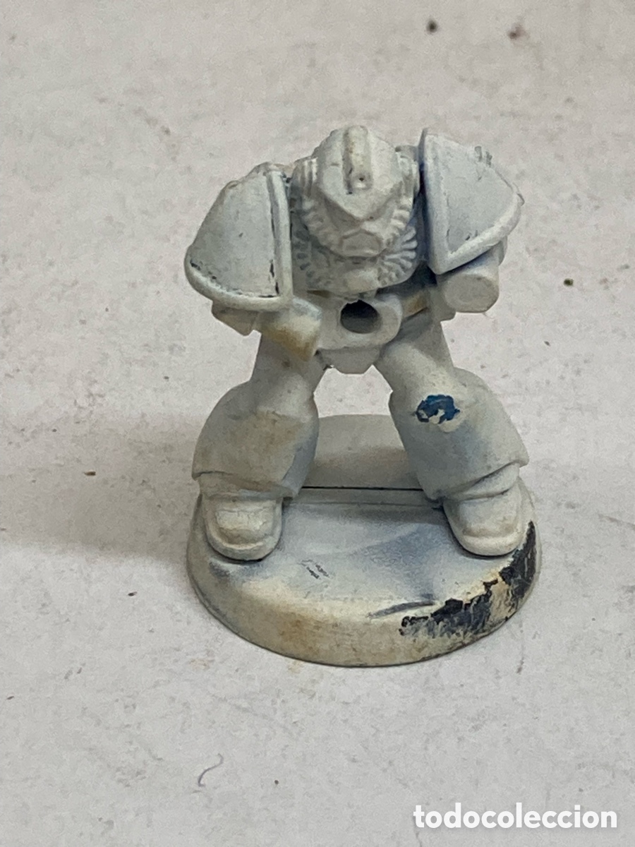Figuras de acci&oacute;n: miniatura de colecci&oacute;n de un Space Marine