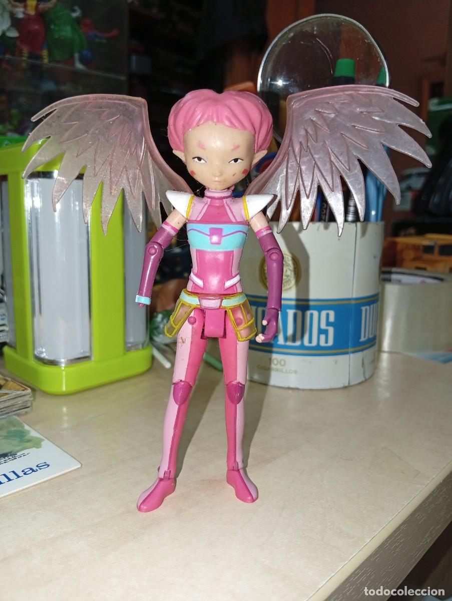 Figuras de acci&oacute;n: Mu&ntilde;eco articulado de Aelita. C&oacute;digo Lyoko. Lyoko Code. Con faltas.