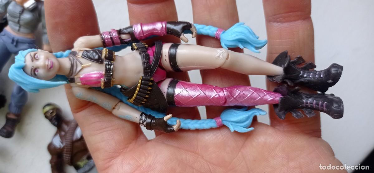 Figuras de acci&oacute;n: figura articulada de JINX de League of Legends