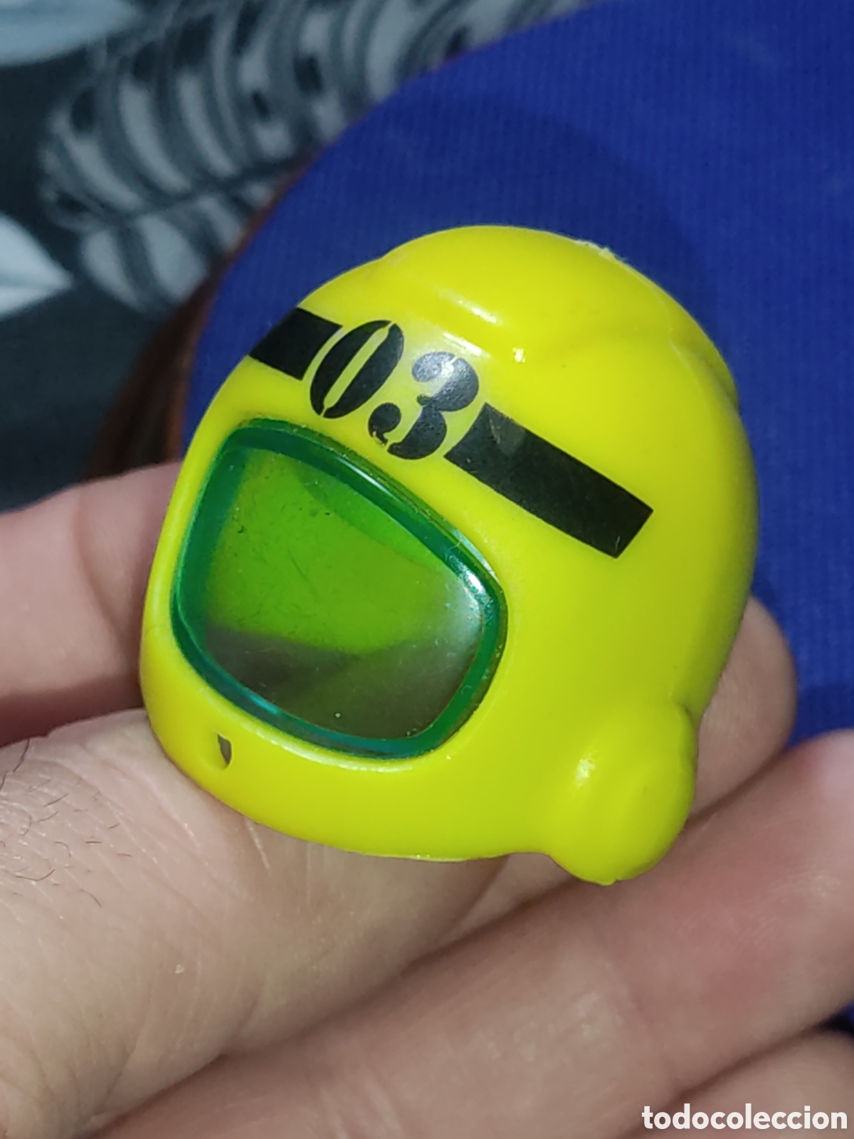 Figuras de acci&oacute;n: Casco de buzo o espacial de mu&ntilde;eco a catalogar.