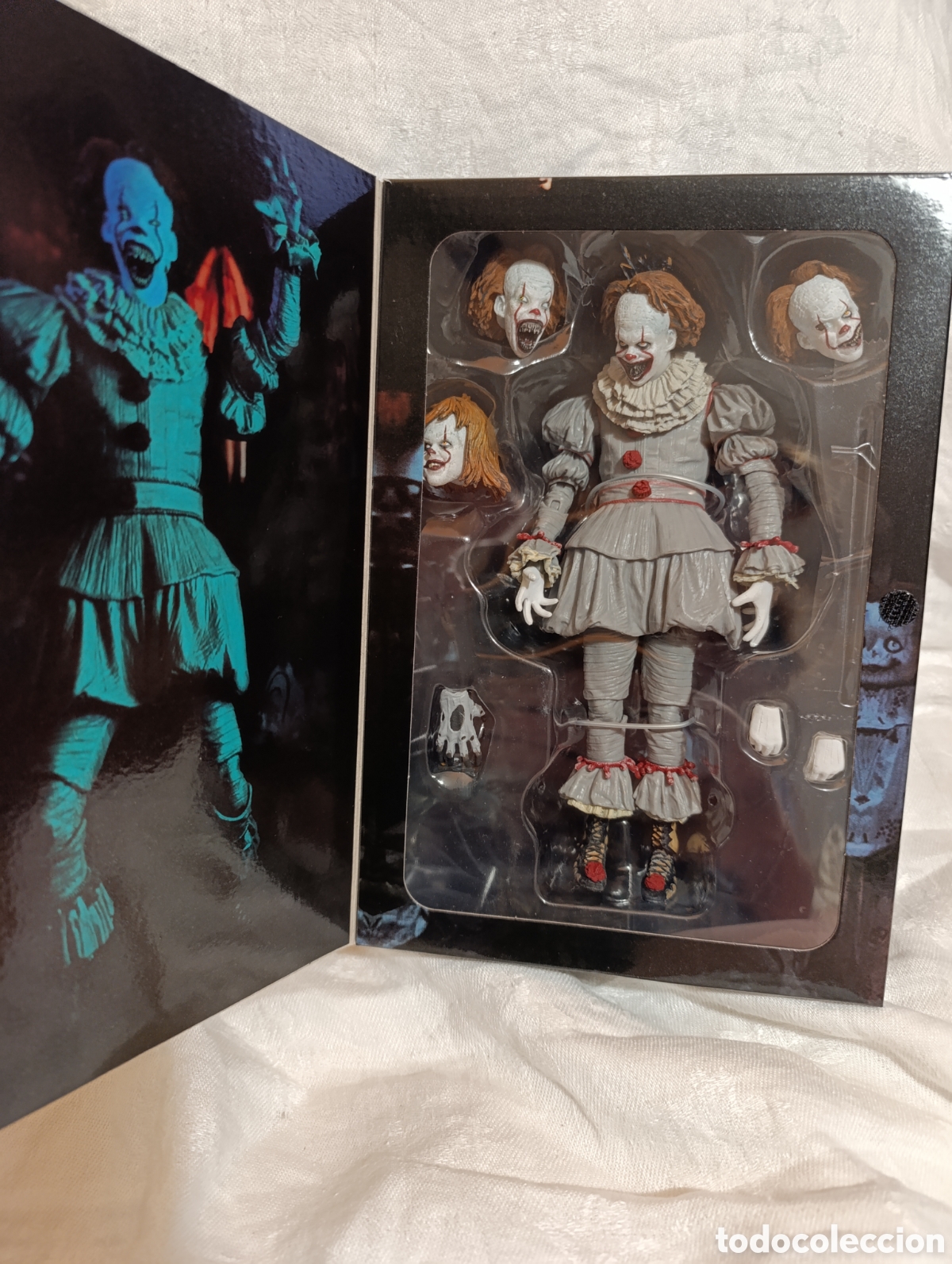 Figuras de acci&oacute;n: Pennywise, el payaso de la pel&iacute;cula IT,versi&oacute;n Ultimate Well House Pennywise.