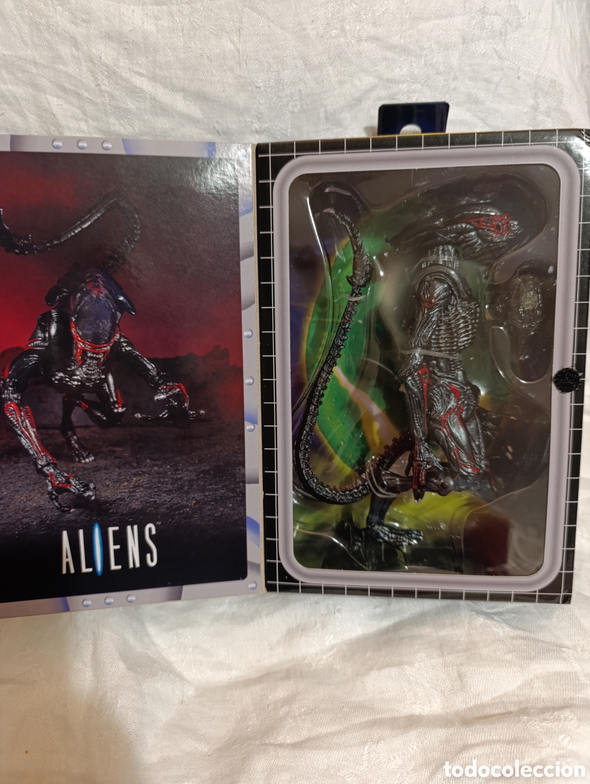 Figuras de acci&oacute;n: Figura Alien Night Cougar,de la l&iacute;nea Kenner Tribute de NECA.