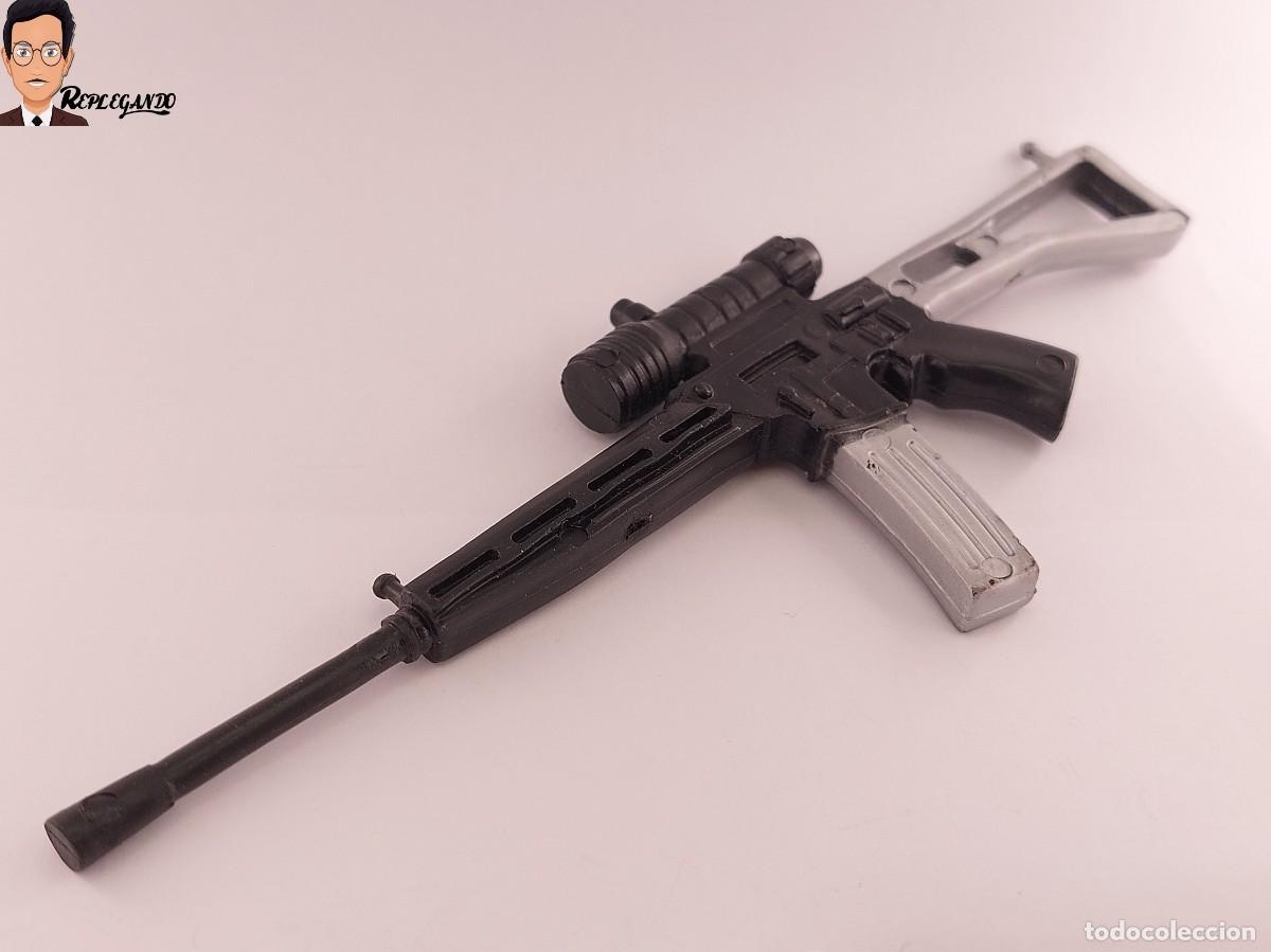 Figuras de acci&oacute;n: RIFLE JUGUETE ACCESORIO FIGURA ACCI&Oacute;N TIPO ACTION MAN 16 CM A&Ntilde;OS 90/2000