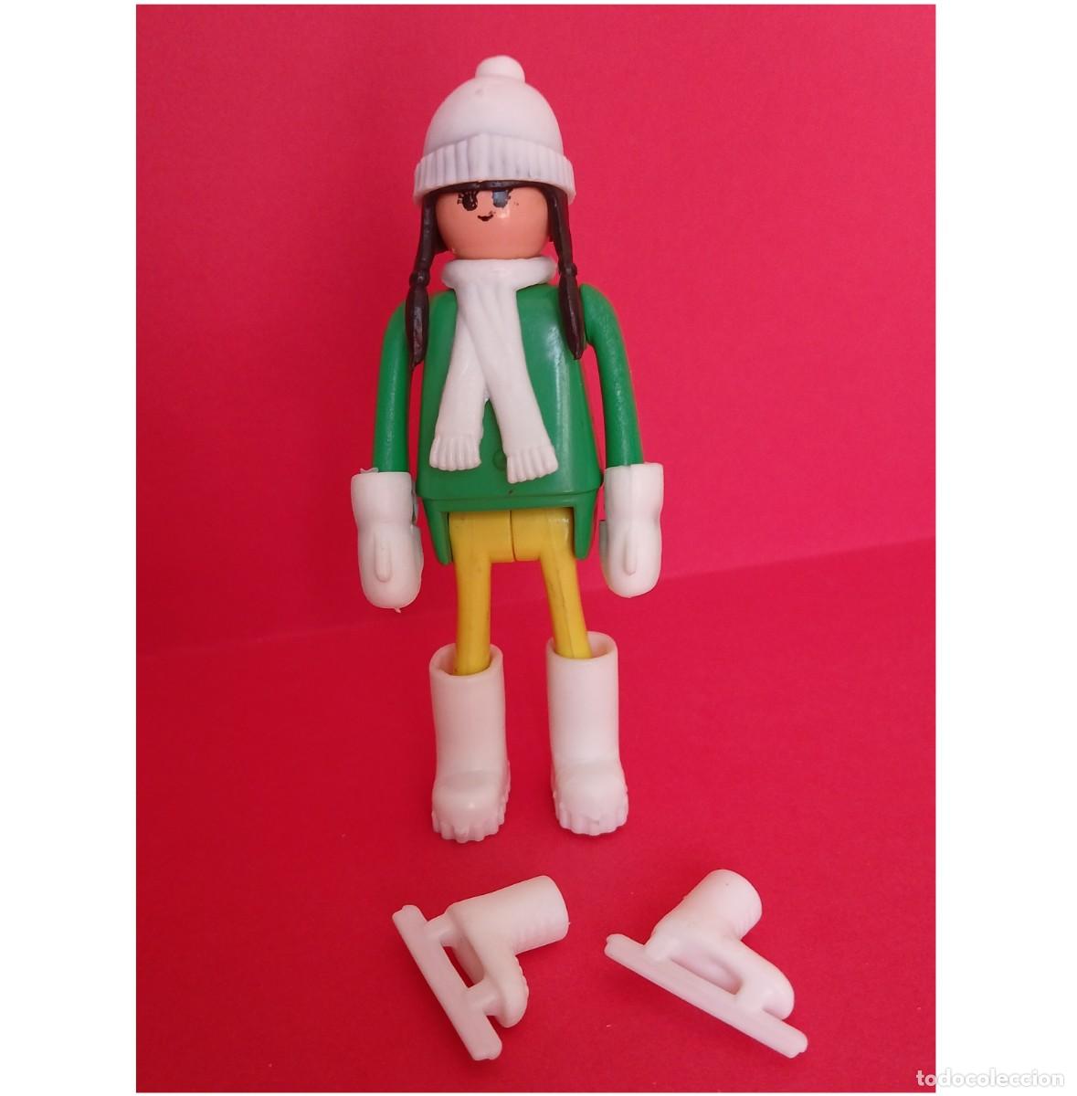 Figuras de acci&oacute;n: Play big (Playbig), Play Kit o Cefa Boys. Conjunto Juegos de invierno. Patinadora verde