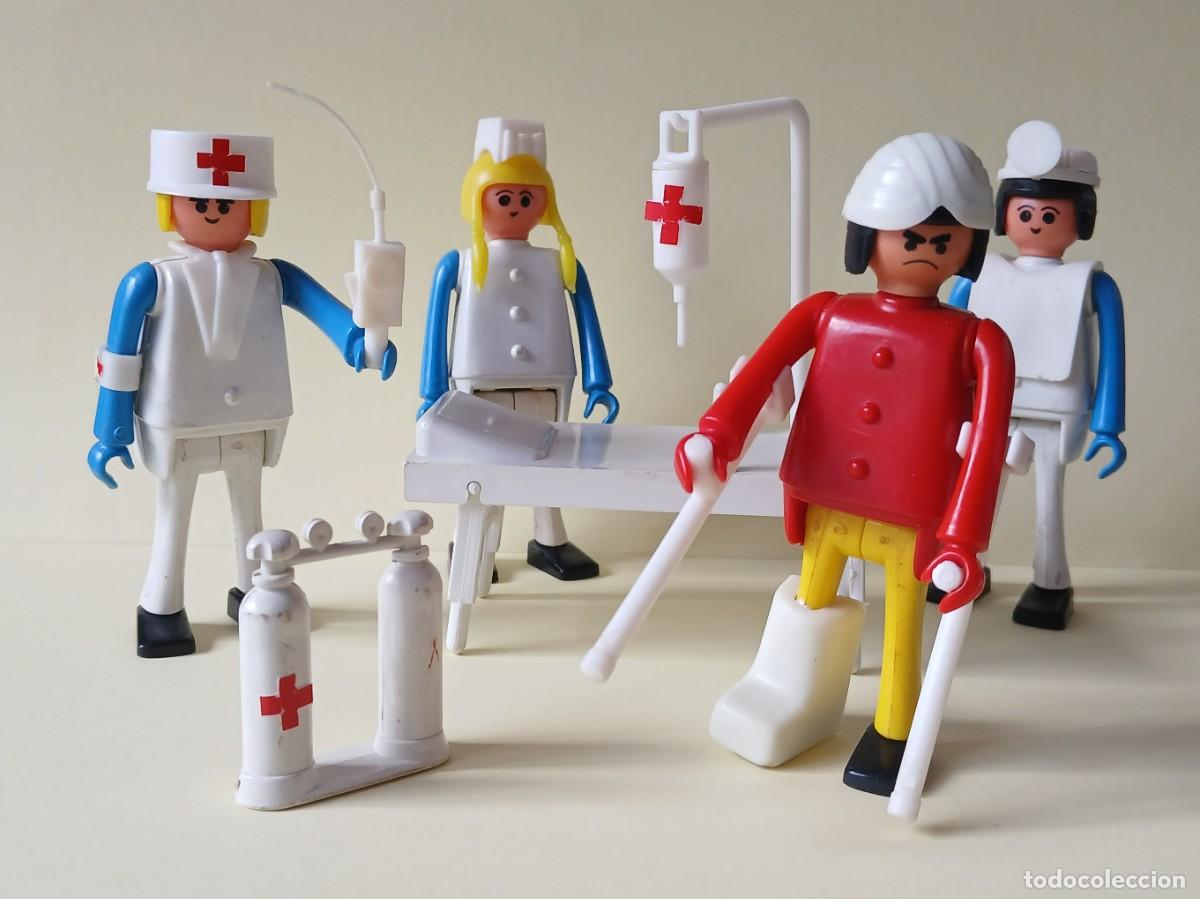 Figuras de acci&oacute;n: Play big (Playbig), Play Kit o Cefa Boys. Conjunto sanitarios Modelo 3&ordm;