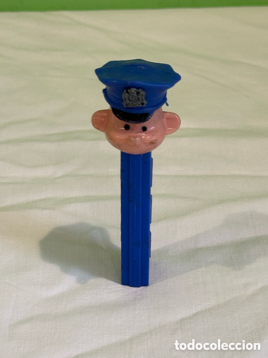 Figuras de acci&oacute;n: Dispensador PEZ original vintage cabeza polic&iacute;a cl&aacute;sico made in Espa&ntilde;a