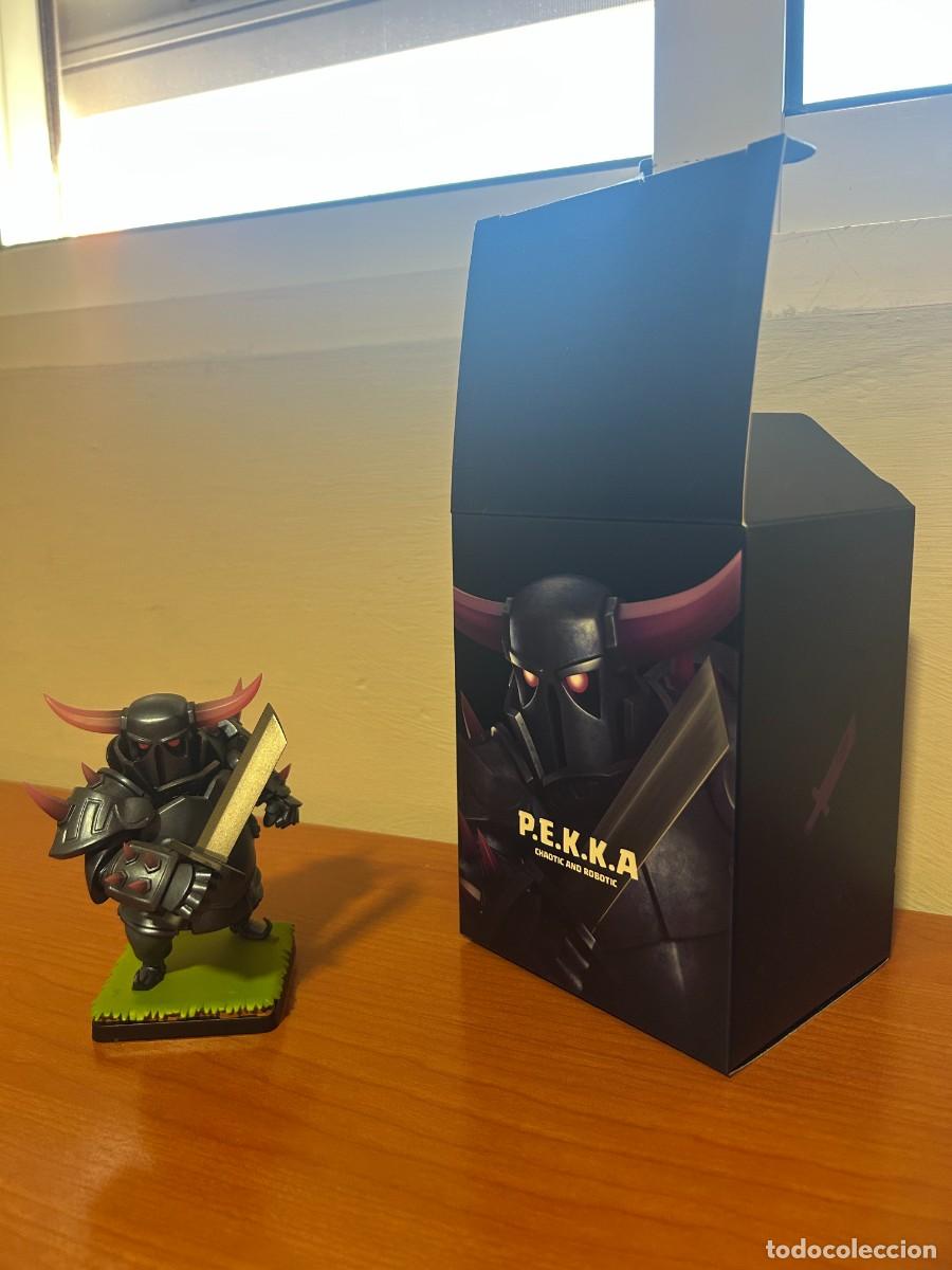 Figuras de acci&oacute;n: Figura PEKKA (oficial de Supercell)