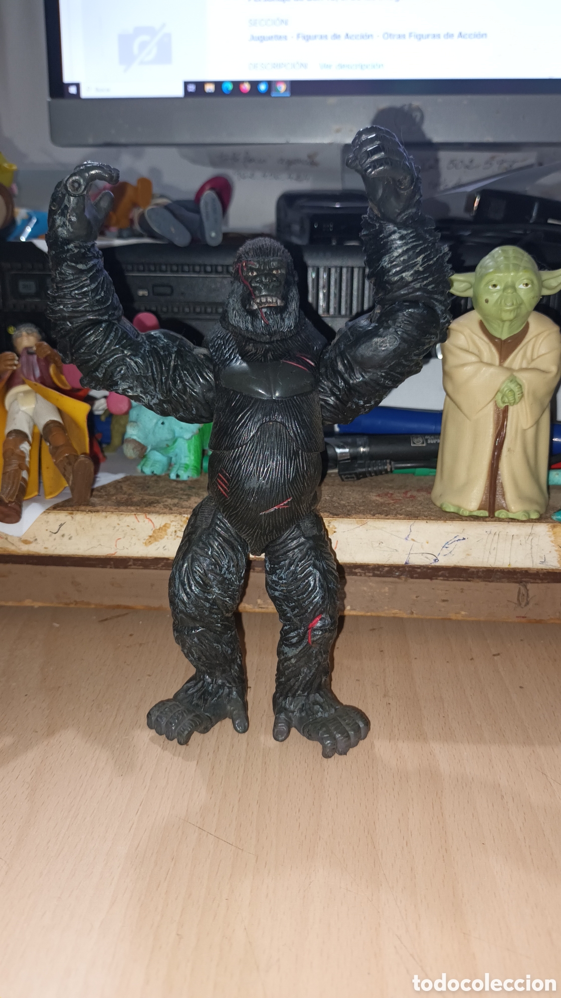 Figuras de acci&oacute;n: Mono articulado, mide 17 cm. de altura